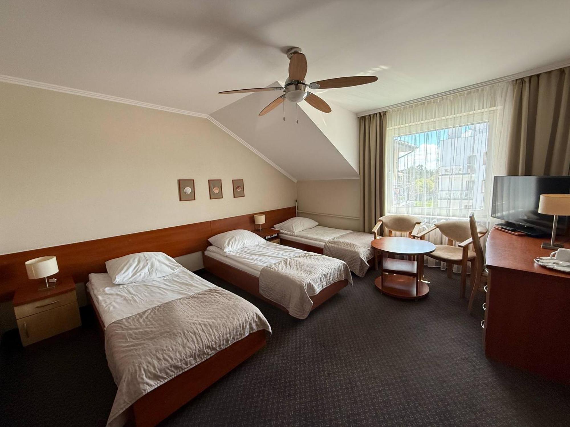 Hotel La Siesta & Medical Spa Jastrzebia Gora Luaran gambar