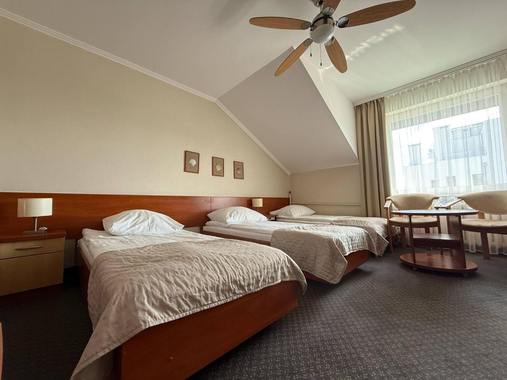 Hotel La Siesta & Medical Spa Jastrzebia Gora Luaran gambar