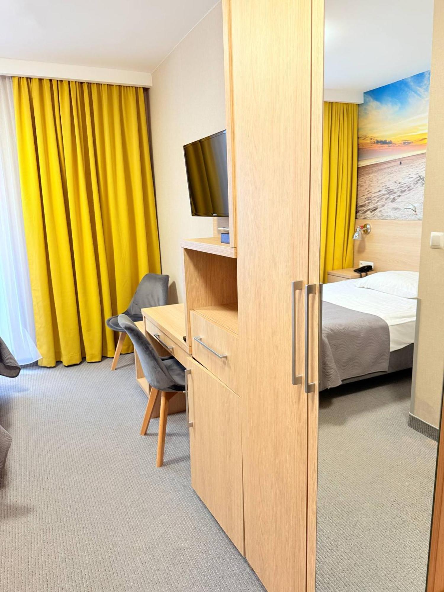Hotel La Siesta & Medical Spa Jastrzebia Gora Luaran gambar
