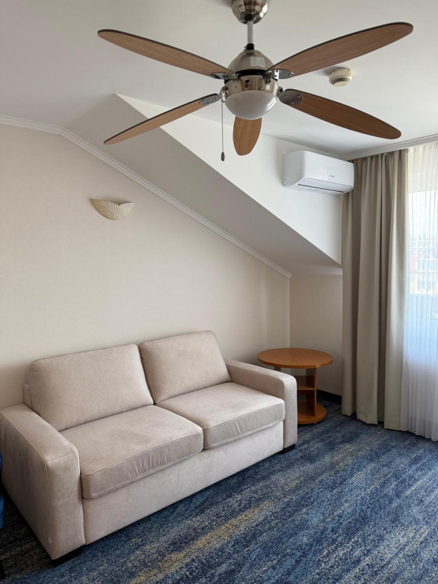 Hotel La Siesta & Medical Spa Jastrzebia Gora Luaran gambar